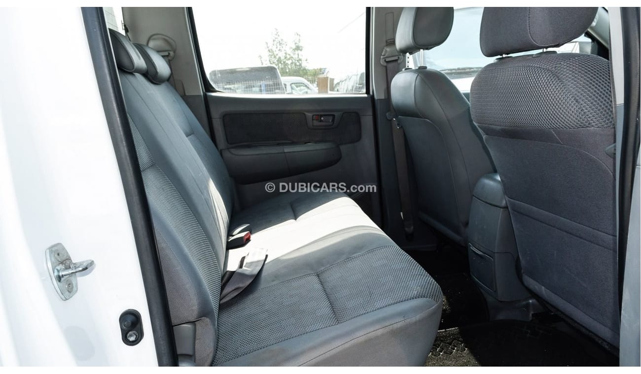 Toyota Hilux 3.0 D-4D Diesel M/T Right Hand