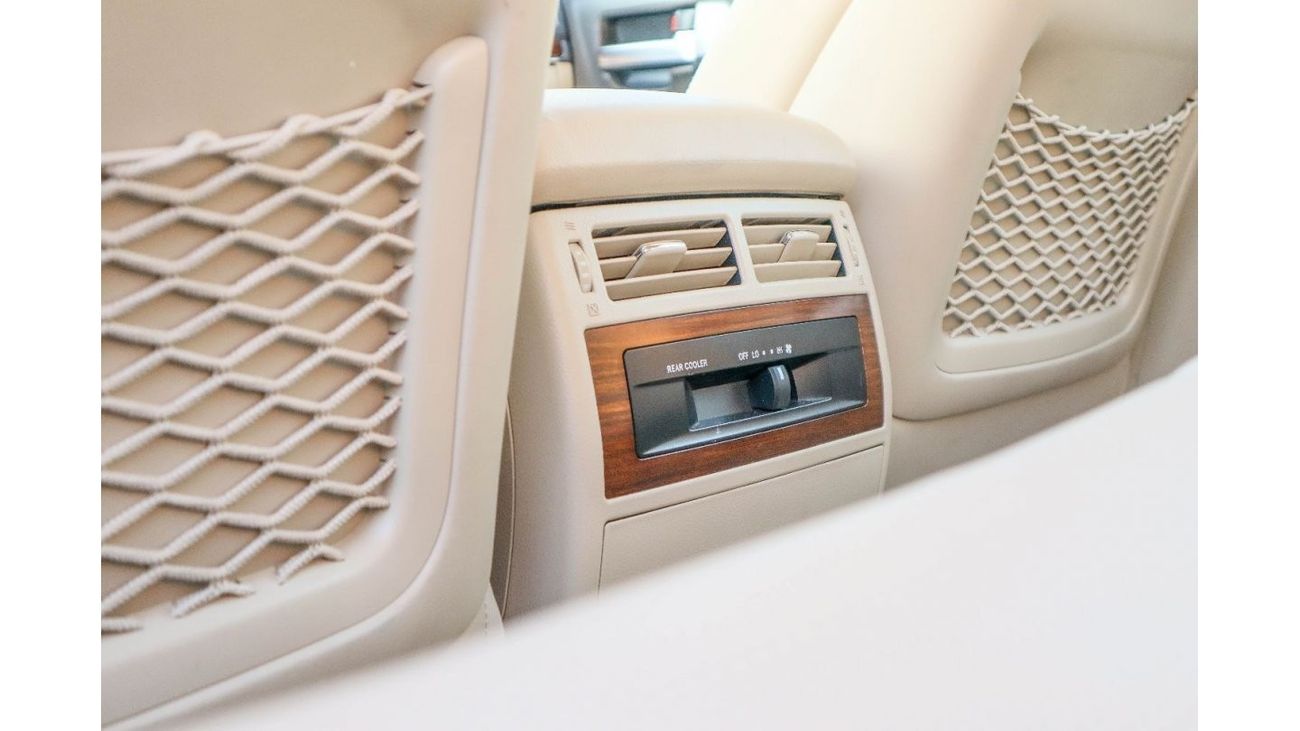 Toyota Land Cruiser 2018 Toyota Land Cruiser VXR (J200), 5dr SUV, 5.7L 8cyl