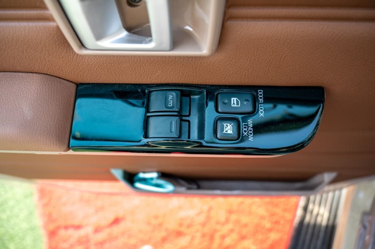 تويوتا لاند كروزر بيك آب Toyota LC79 2.8L T Diesel Automatic Z1 Full Option 2025