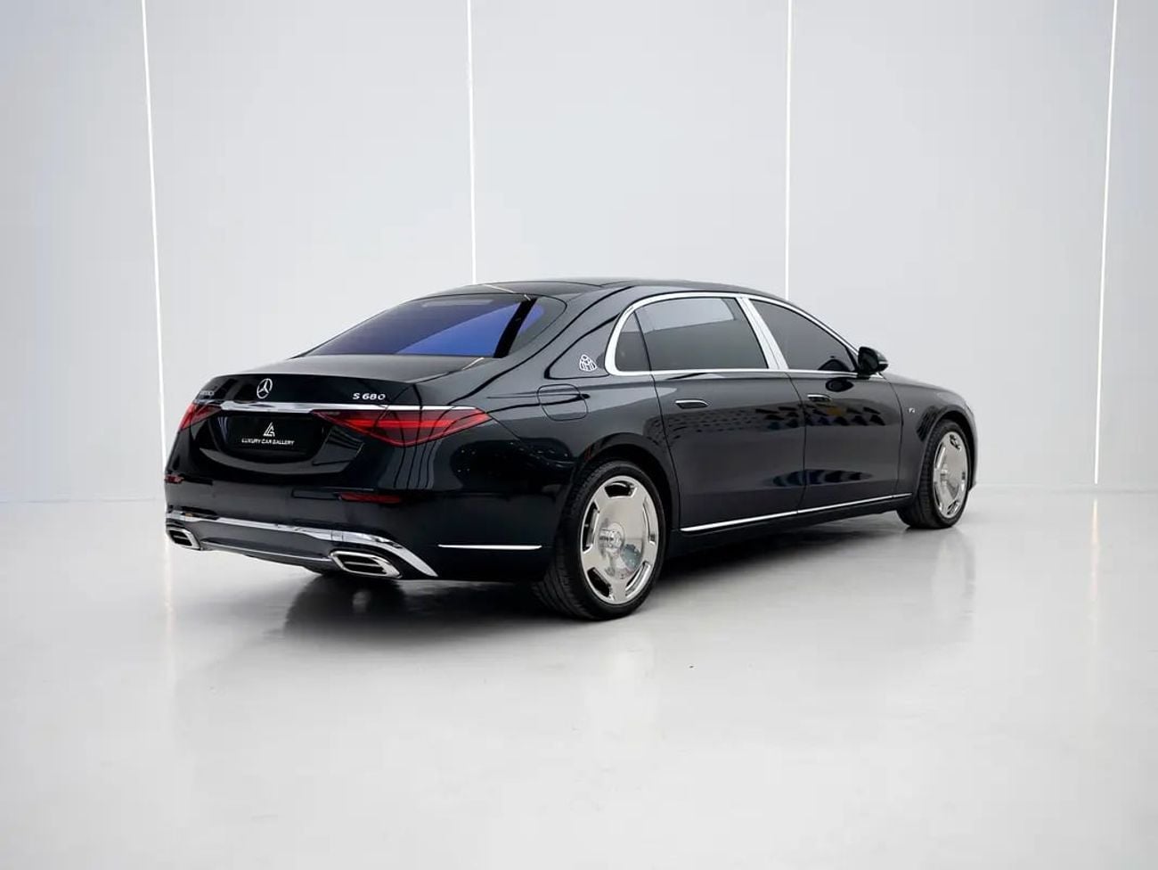 مرسيدس مايباخ S680 مايباخ 4 MATIC GCC SPECS | FIRST-CLASS 4-SEAT REAR CABIN | V12