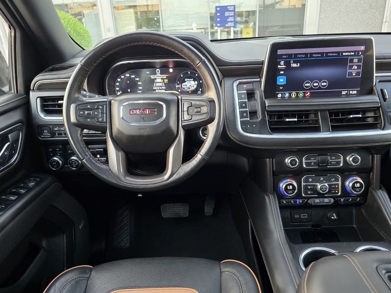 GMC Yukon AT4 5.3L GMC YUKON AT4 2022// GCC// UNDER WARRANTY// FSH// ORIGINAL PAINT