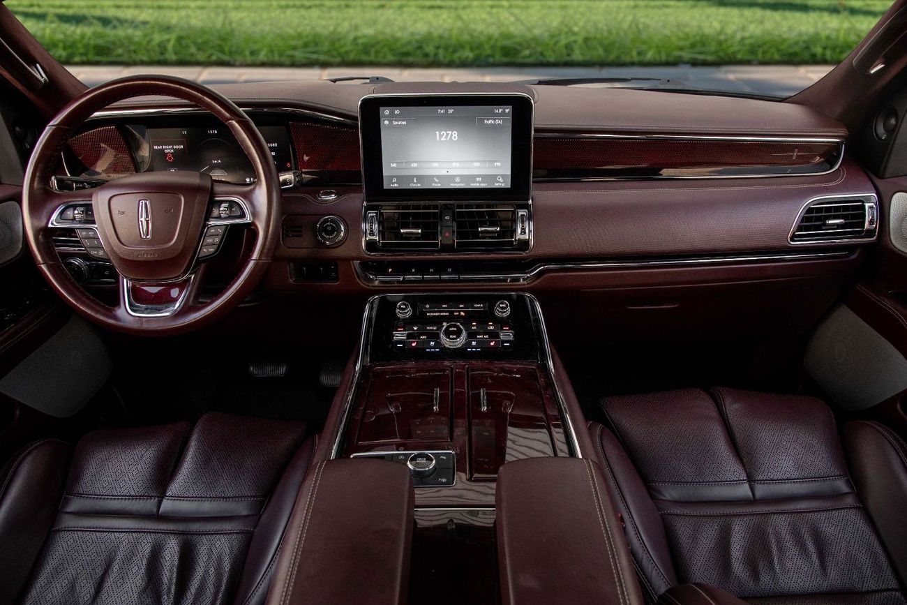 Lincoln Navigator PRESIDENTIAL | STUNNING |  | 4,112 P.M  | 0% Downpayment | STUNNING!