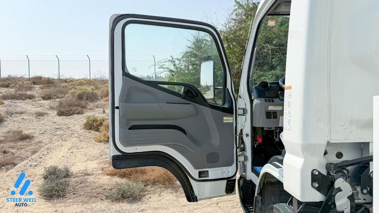 ميتسوبيشي فوسو كانتير Euro 5 | 3.0L Diesel RWD Tipper Truck | White | Excellent Condition