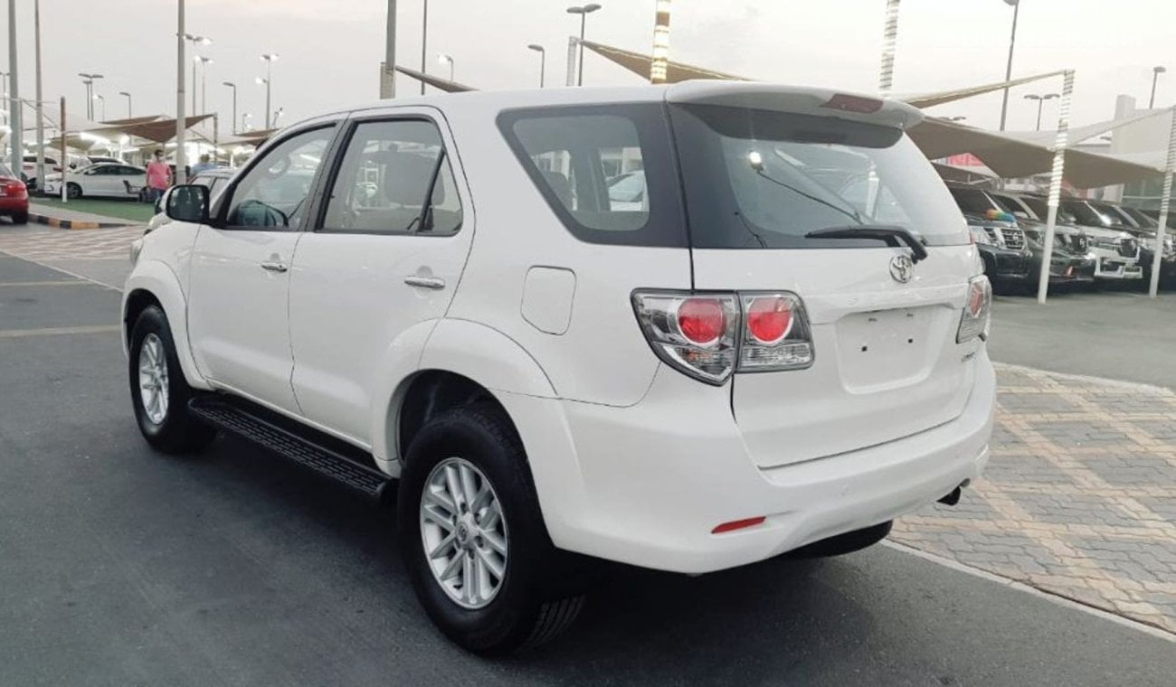 Toyota Fortuner TOYOTA FORTUNER 2015 V4