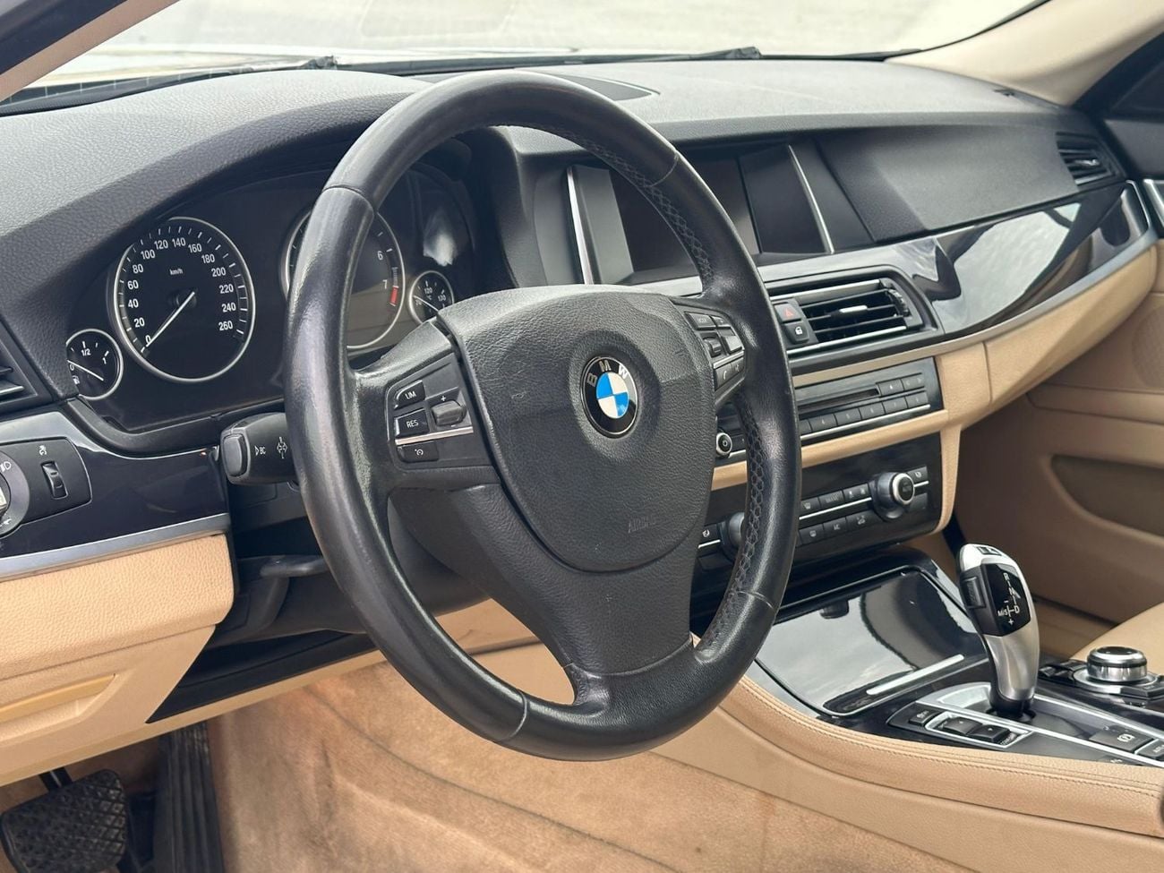 بي أم دبليو 520i