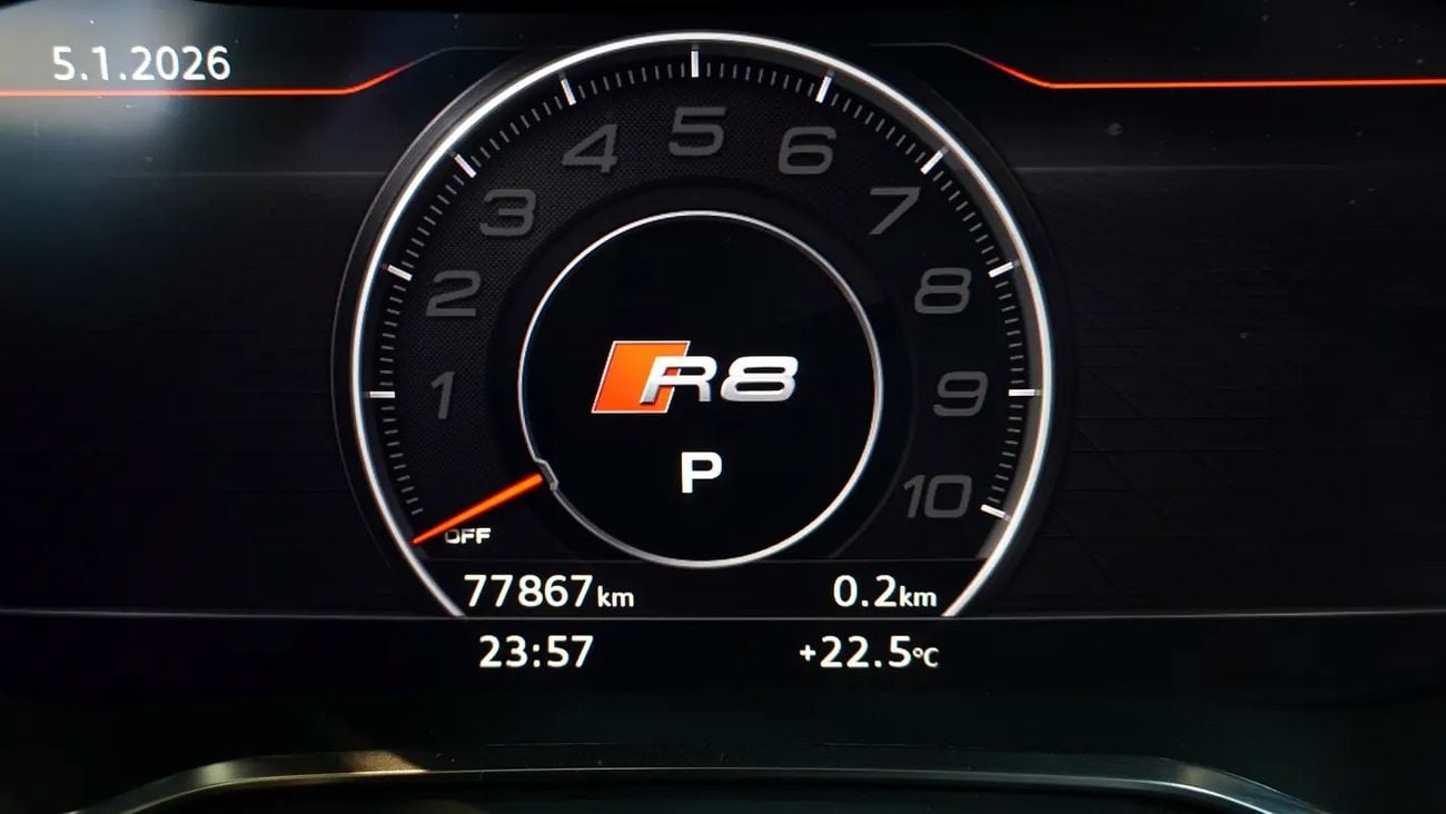 أودي R8 V10 Quatrro | Very Clean | Soft Top | Carbon fiber trim