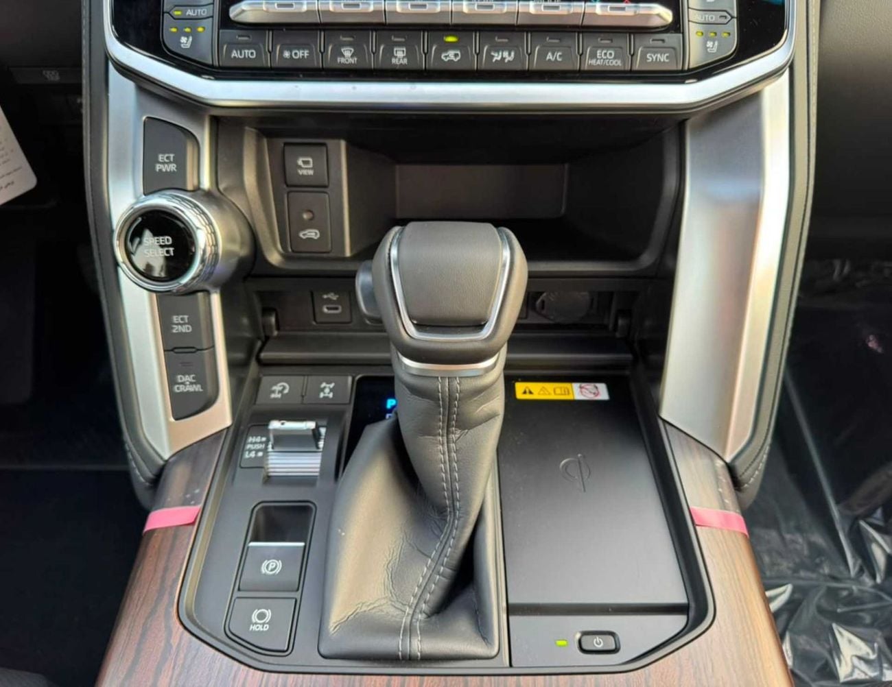 تويوتا لاند كروزر VX || 4.0L PETROL V6 / RADAR / BIG DVD / REAR ENTERTAINMENT SCREEN / COOL BOX / FULL OPTION (CODE#VX