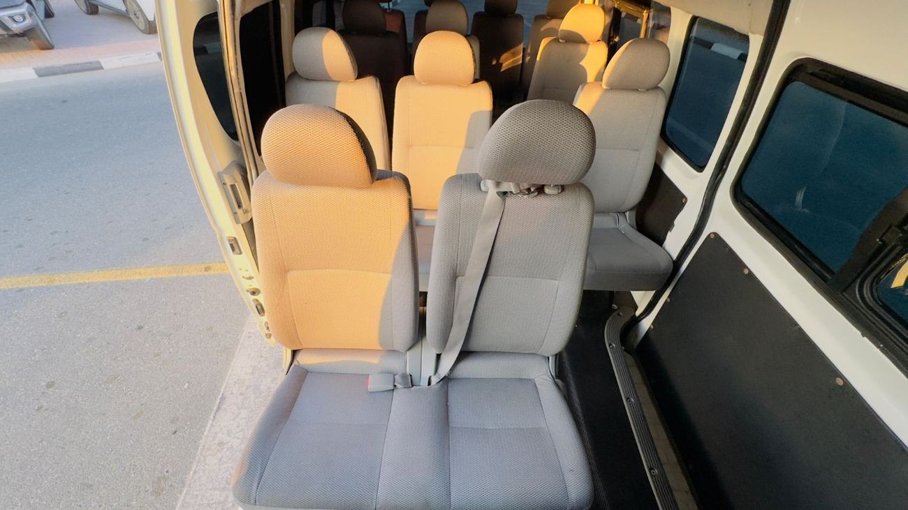 Toyota Hiace PREMIUM CONDITION | 2.5L DIESEL | MANUAL TRANSMISSION | 14 SEATERS