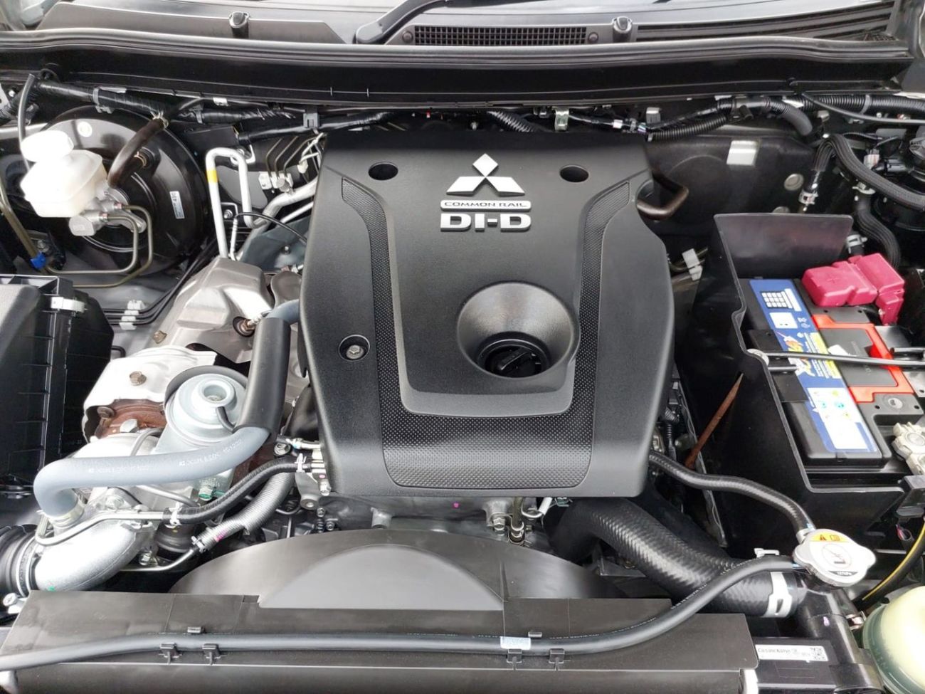 Mitsubishi Pajero MITSUBISHI PAJERO SUV RHD 2023 MODEL 2.4 L DIESEL AUTPMATIC(PM11732)