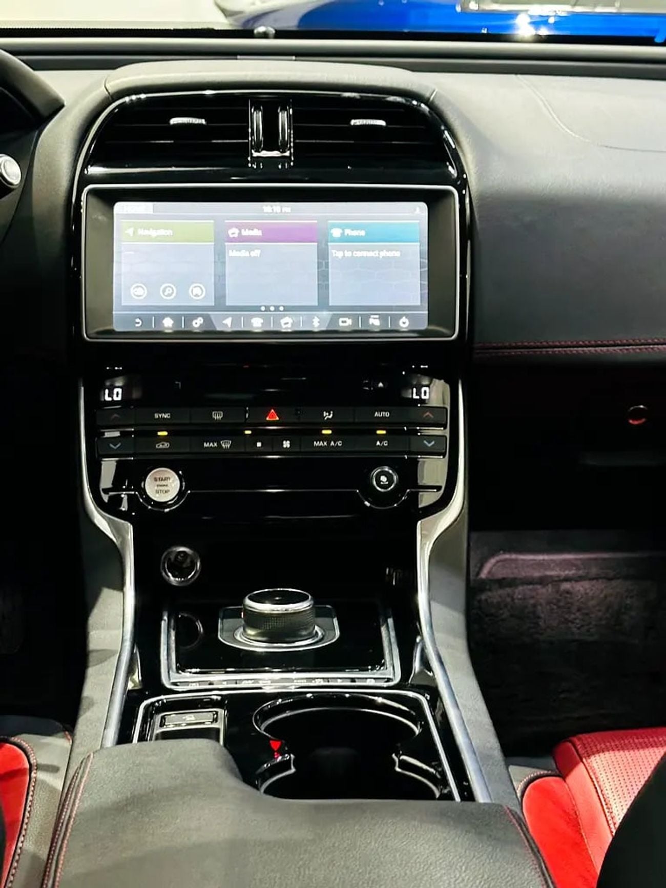 Jaguar XE R-SPORT