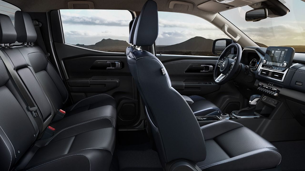 Mitsubishi L200 interior - Seats