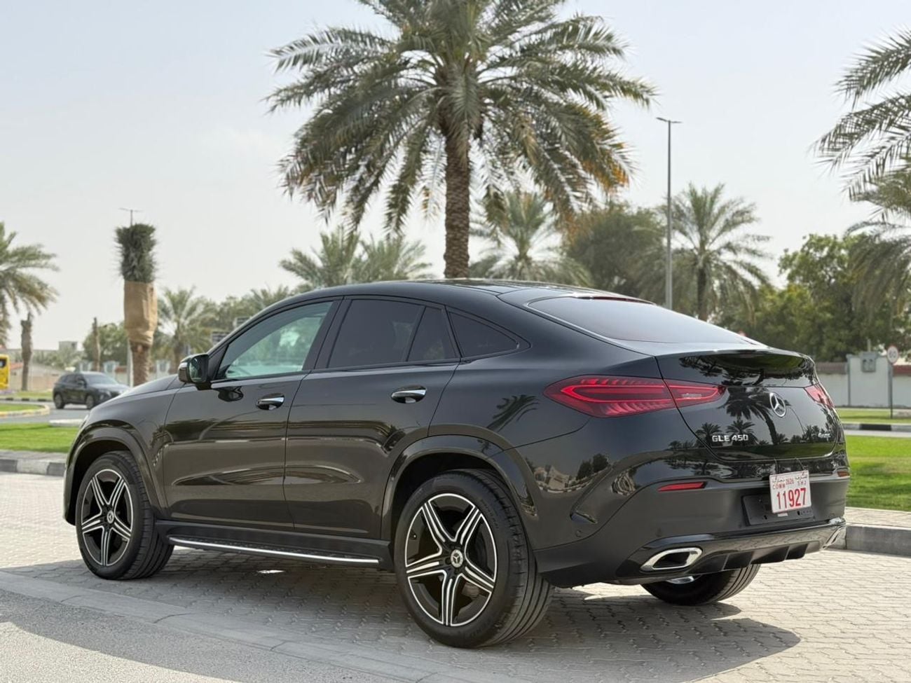 مرسيدس بنز GLE 450 Mercedes-Benz GLE 450 Petro engine 2025 black colour RHD