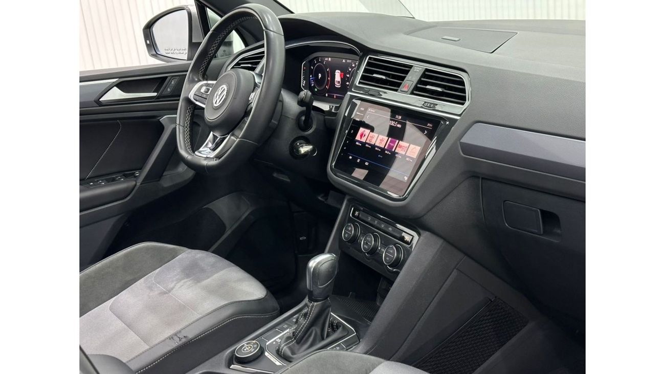 فولكس واجن تيجوان 2020 Volkswagen Tiguan R-Line 4Motion, Warranty, Full Service History, Low Kms, GCC