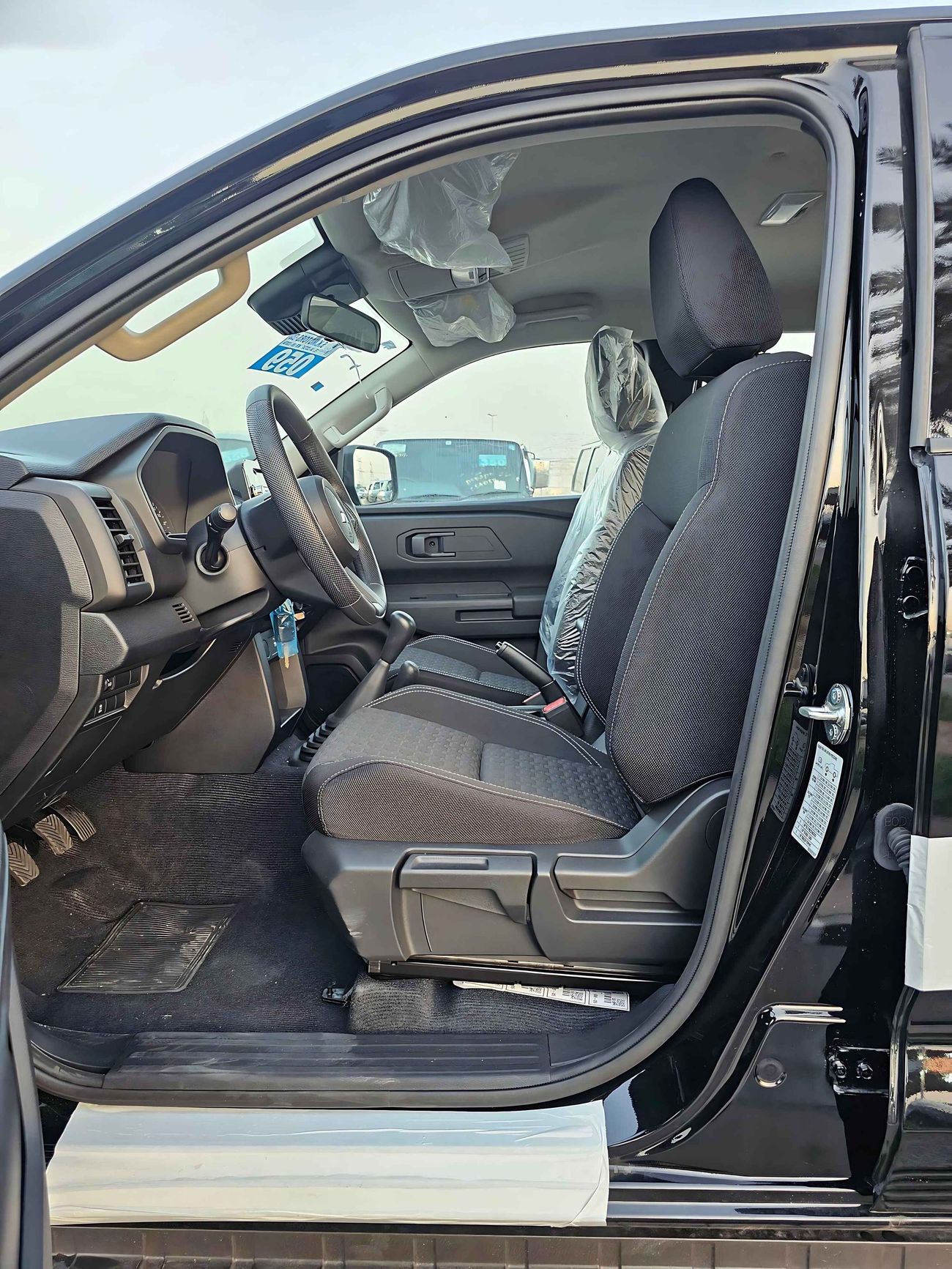 Mitsubishi L200 GLX 2.4L PETROL / MT / HIGH OPTION / CODE#68025