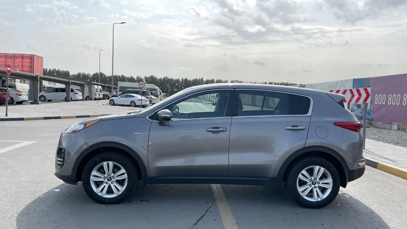 Kia Sportage LX 2.4L Mid
