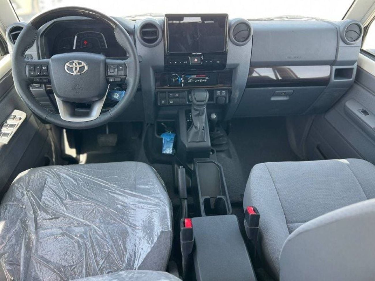 Toyota Land Cruiser 70 LX LC76 2.8L DSL A/T // 2025 // HIGH OPTION WITH RADAR , DIFFLOCK , DVD&BACK CAMERA // SPECIAL OFFER