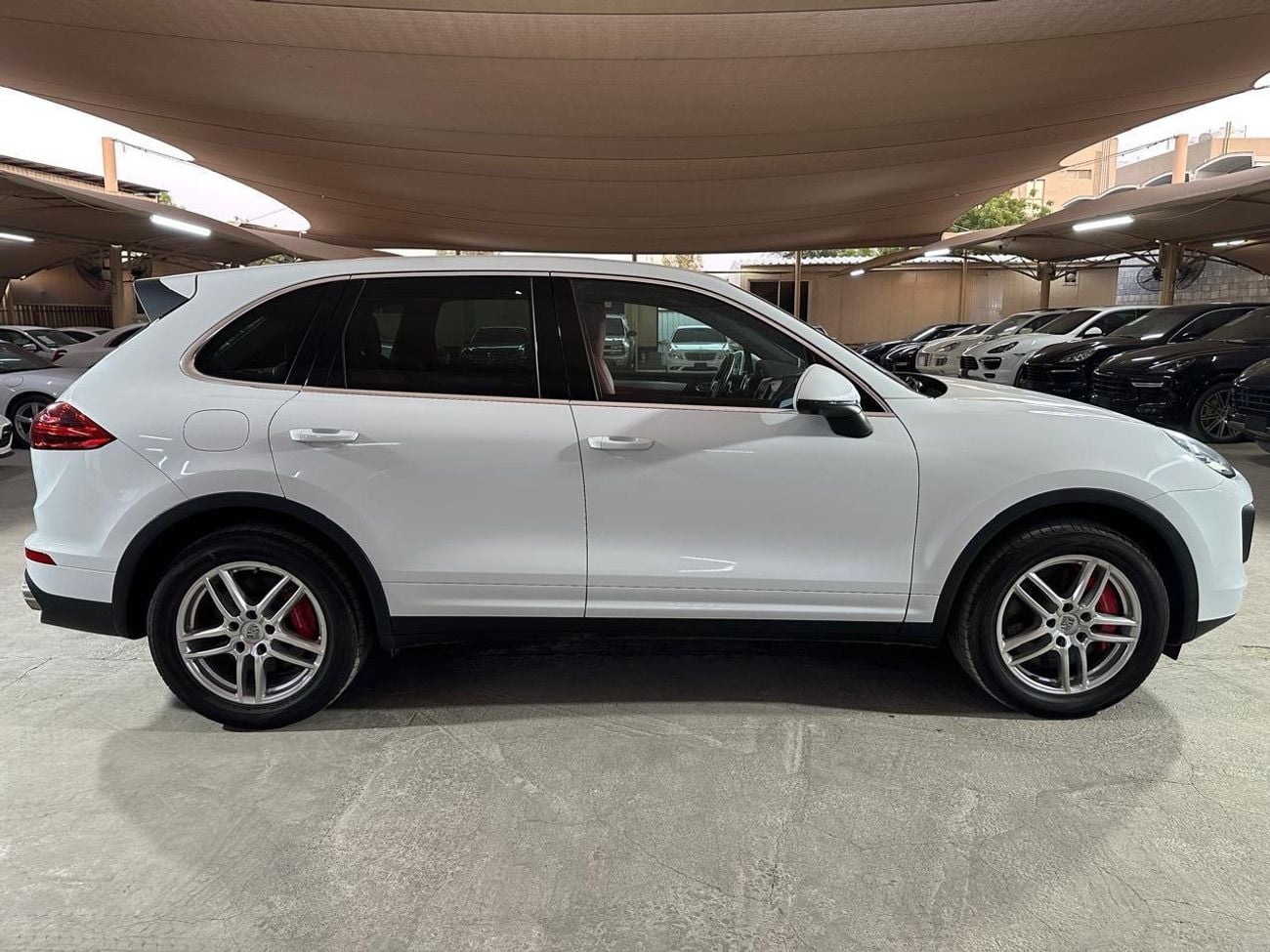 بورش كايان PORSCHE CAYENNE TURBO 2016 | FULL SERVICE HISTORY | TWO KEYS | VERY LOW MILEAGE!