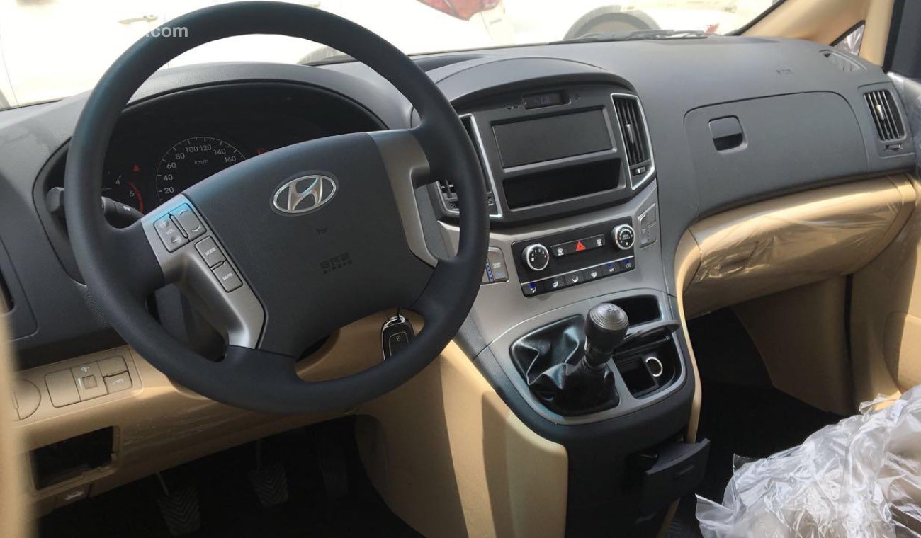 هيونداي H-1 2.5L, DIESEL, STEERING VOLUME CONTROL, ALLOY RIMS, 12-SEATER