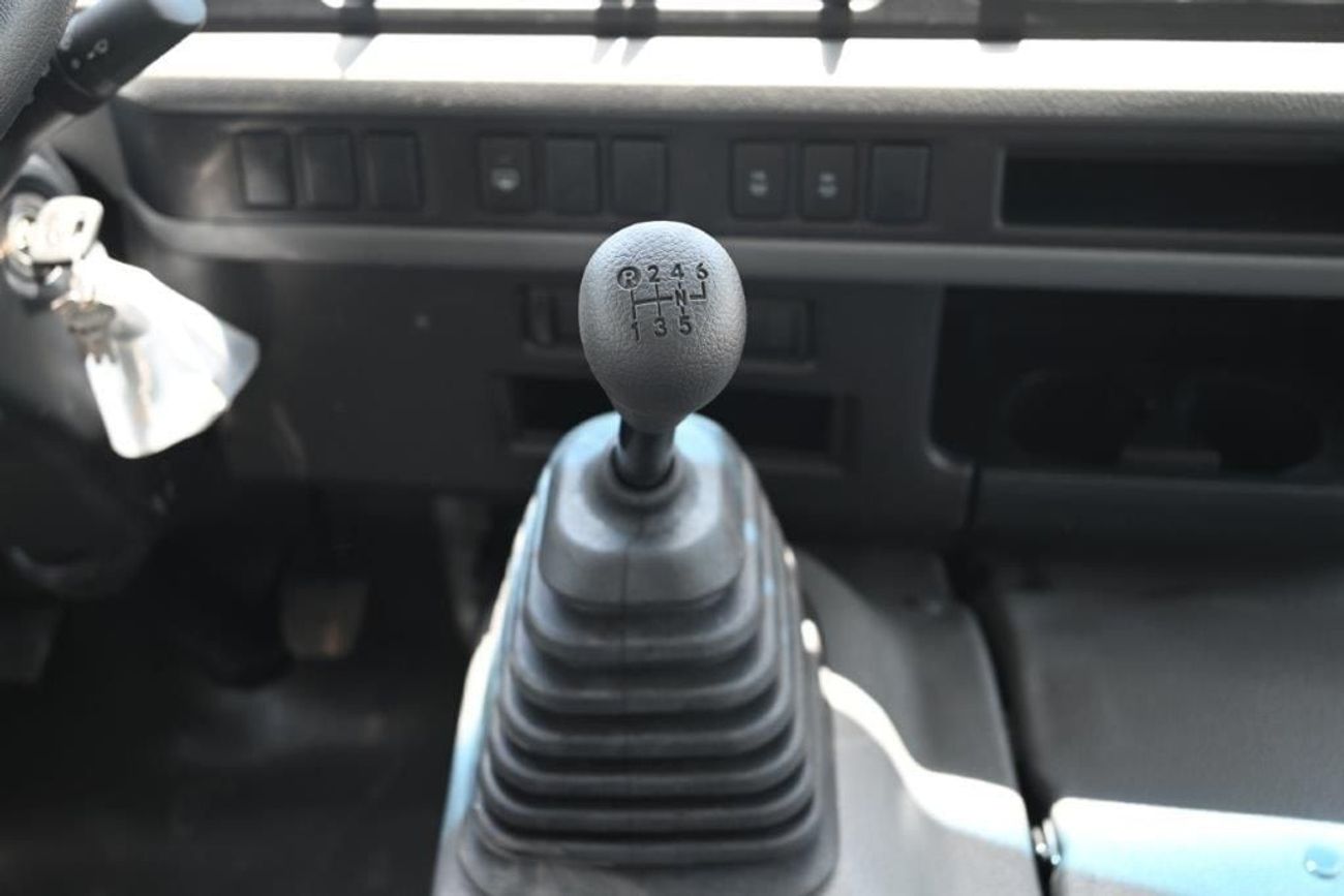 تويوتا كوستر 2.7L (23-Seater)