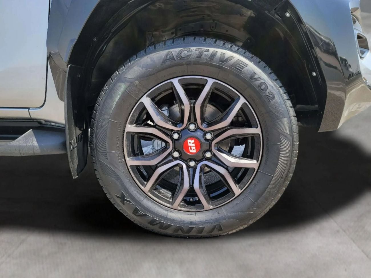 تويوتا هيلوكس GR SPORT 4x4 Diesel 2.8L Right hand Drive (Export Only)