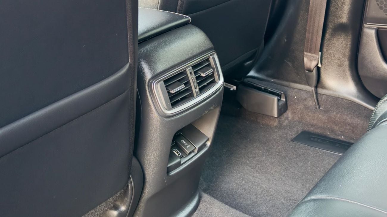 Honda CRV 1.5L AUTOMATIC PETROL | RHD | 4WD | REAR CAMERA, LEATHER SEATS & PUSH START