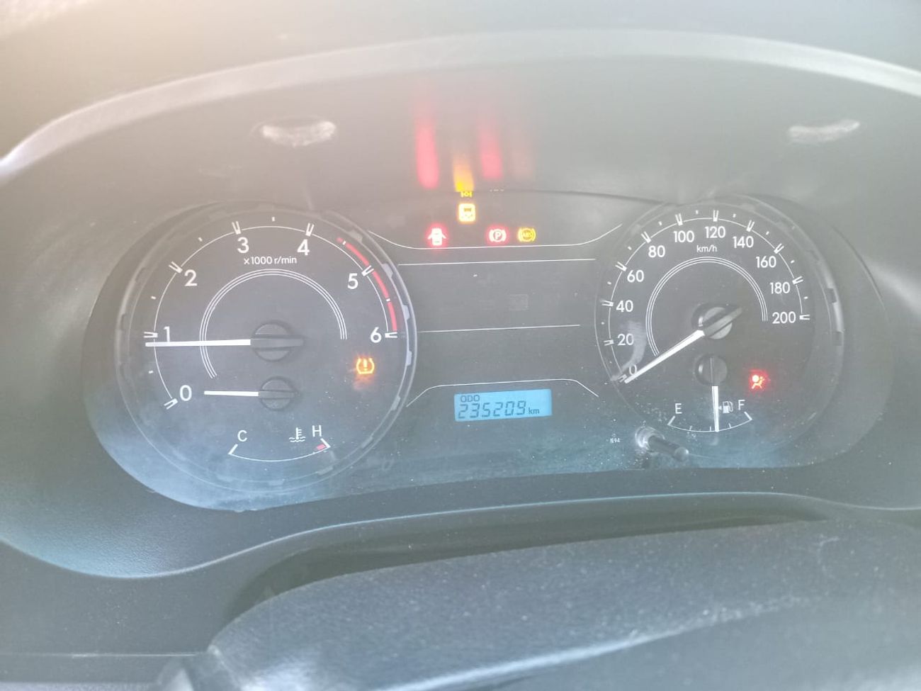 تويوتا هيلوكس DC 2.4L 4WD DIESEL MANUAL TRANSMISSION