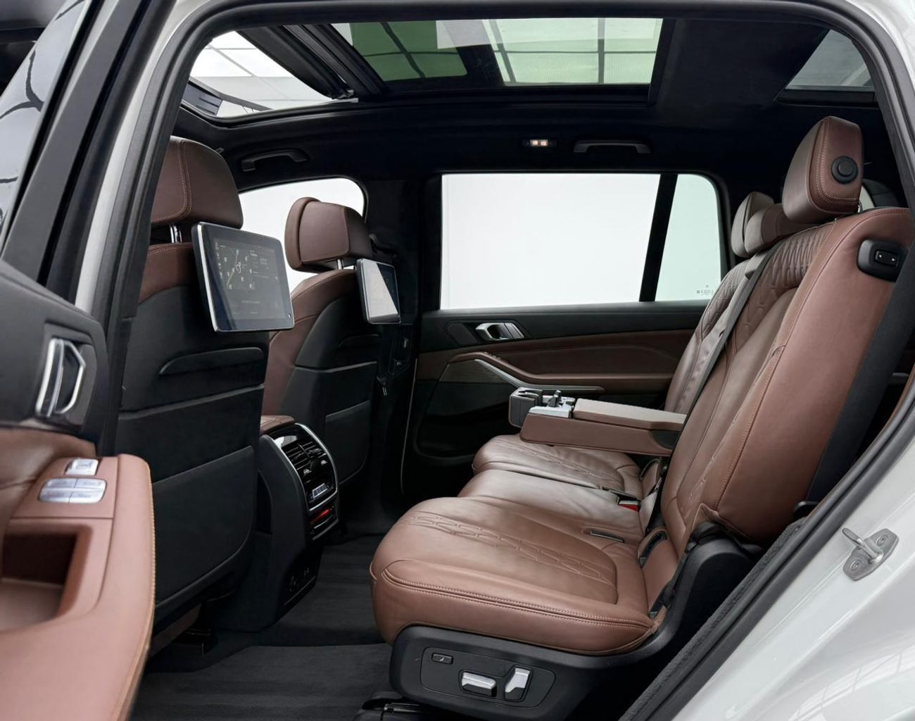 BMW X7 40i 3.0L 2020 BMW X7 xDrive40i M-Sport, Warranty, Full BMW Service History, Fully Loaded, GCC