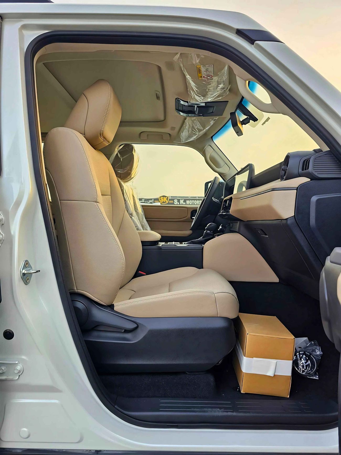 تويوتا برادو LC250 | ALL ROUNDER | 2.4L V4 PETROL | SUNROOF | LEATHER SEATS | AUTO A/C (CODE # P24AR)