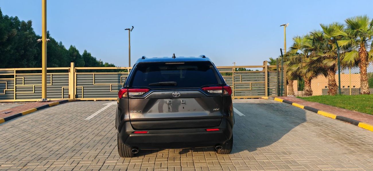 Toyota RAV4 XLE 2.0L