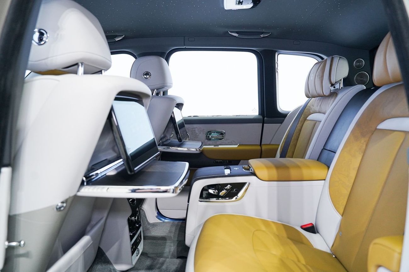 رولز رويس كولينان SILVER BADGE