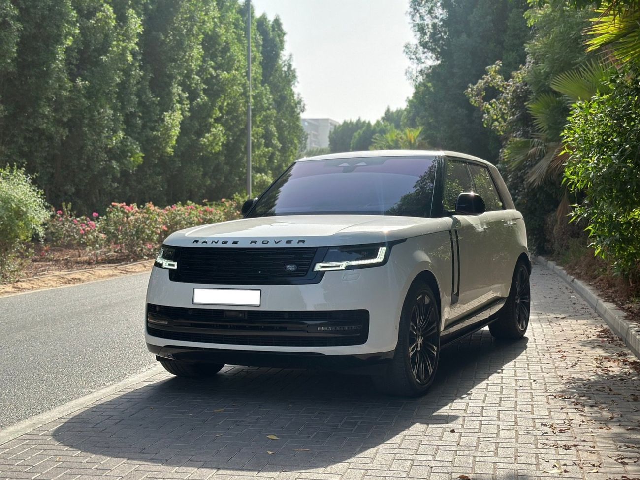 Land Rover Range Rover LWB HSE P530 4.4L HSE P530 4.4L | 2023 | GCC Specs | V8 530 HP | Full Service History | Perfect Cond