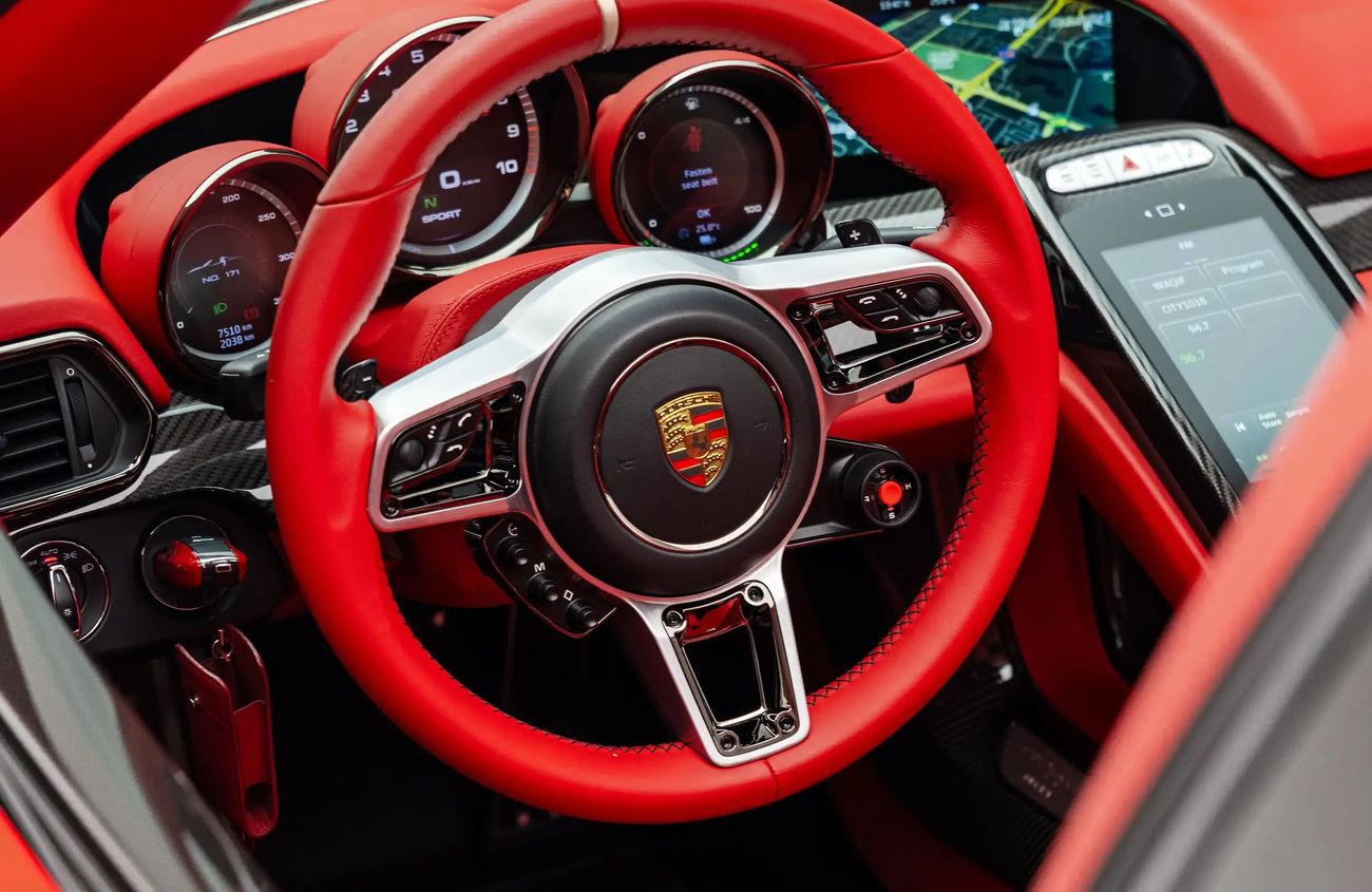 بورش 918 سبايدر 4.6L V8 N/A engine + Emotor