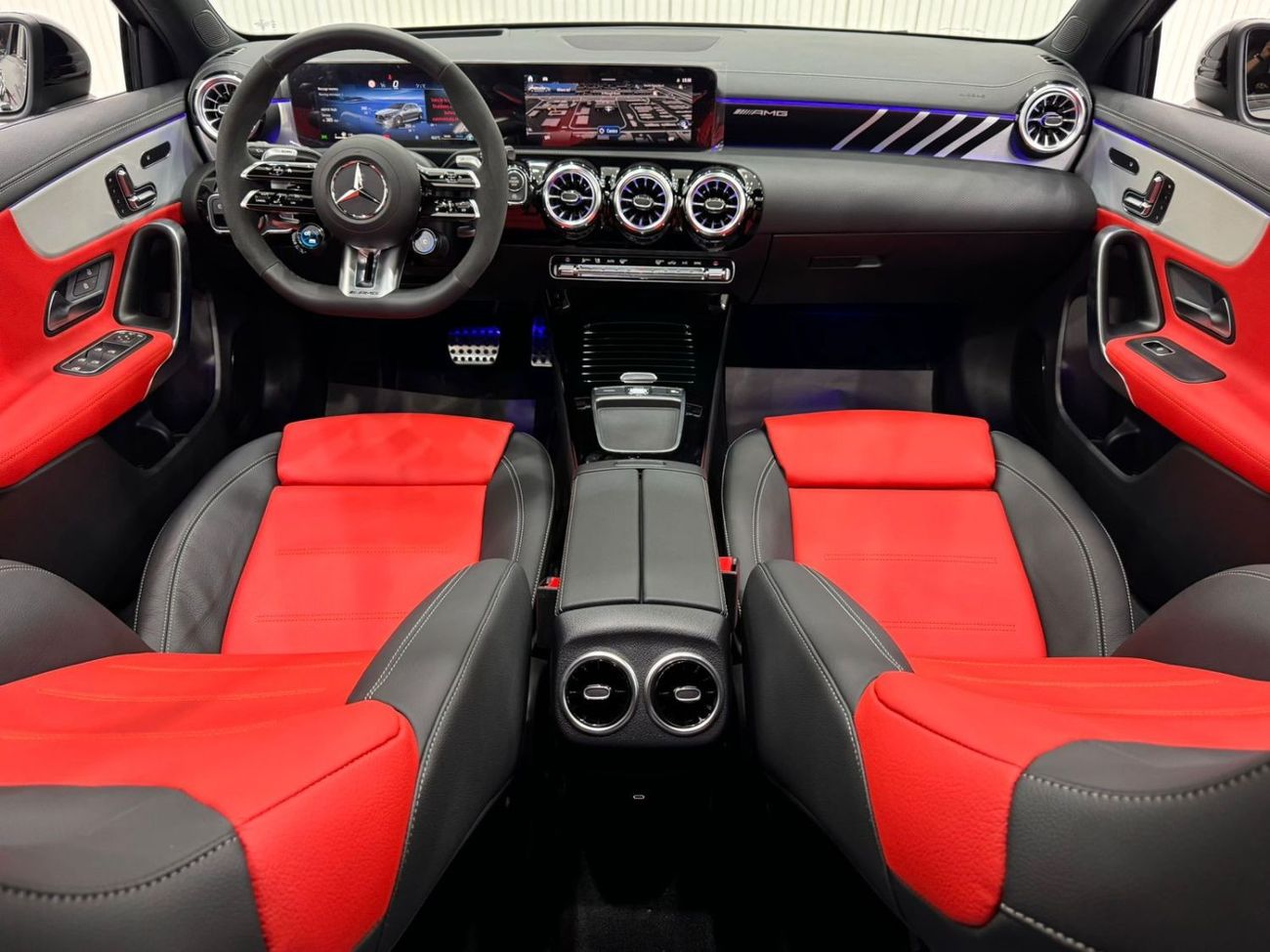 Mercedes-Benz A 35 AMG 2024 Mercedes-Benz A35 AMG Aerokit, Brand New 0 KM, 5 Years EMC Agency Warranty, GCC