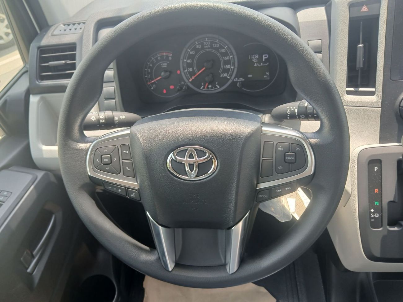 Toyota Hiace ECTTAE002 - 2026 Toyota Hiace Hrf Pass Van - 3.5L Petrol Auto - Black Bumper, 3PSB