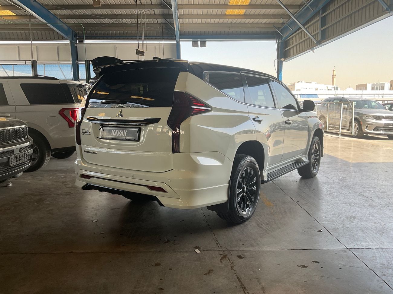 Mitsubishi Montero Sport Signature | upto AED 20,000 Ramadan Discount | Guaranteed Warranty | 0 Down Payment