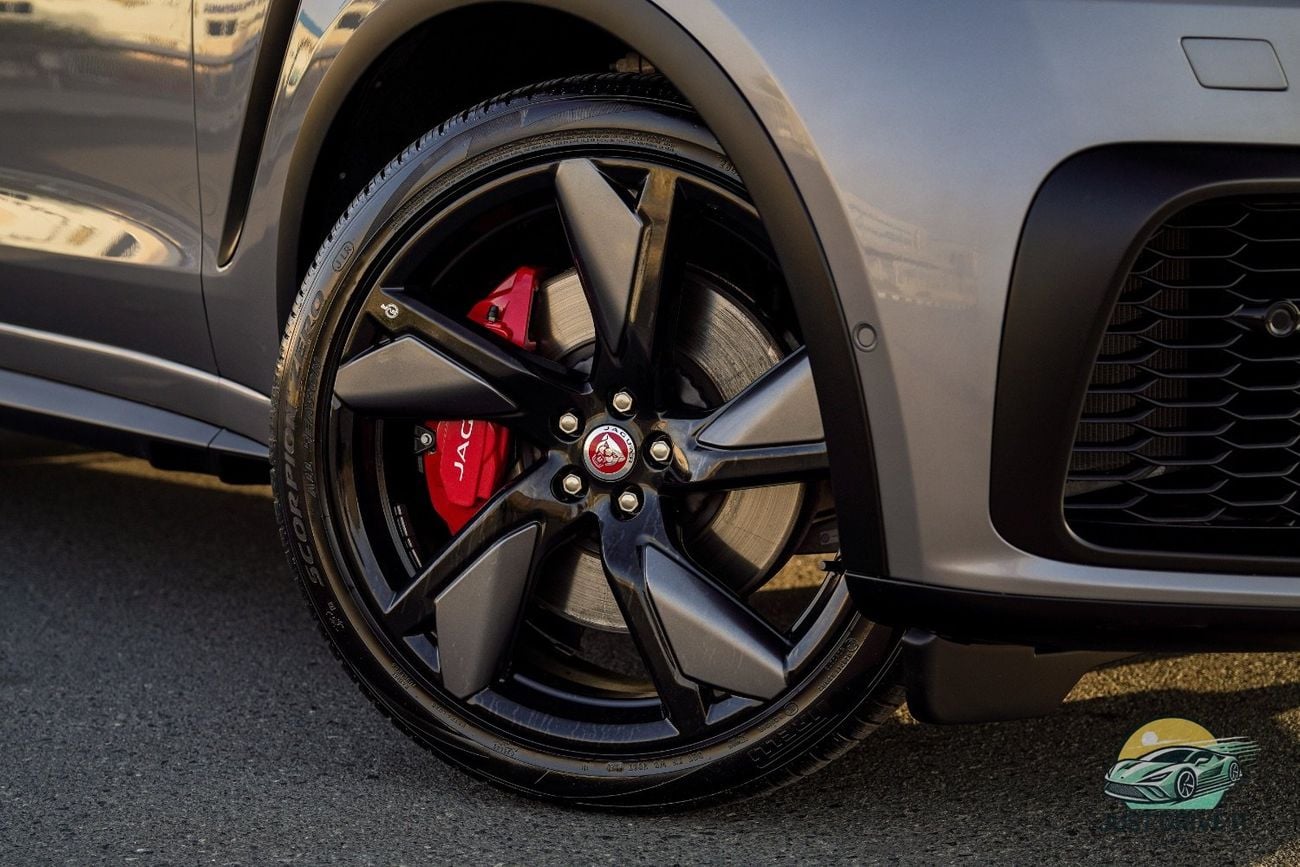 جاكوار F بيس SVR 5.0L