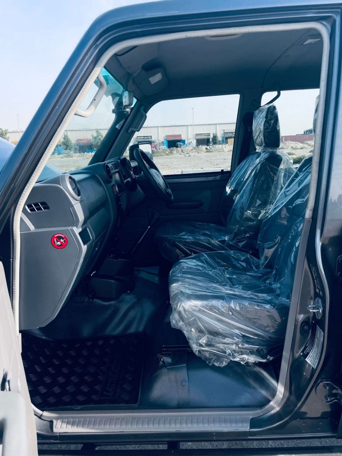 Toyota Land Cruiser Pick Up FUEL DIESEL ,4500 CC .RIGHT HAND DRIVE ,DOUBALE CAB