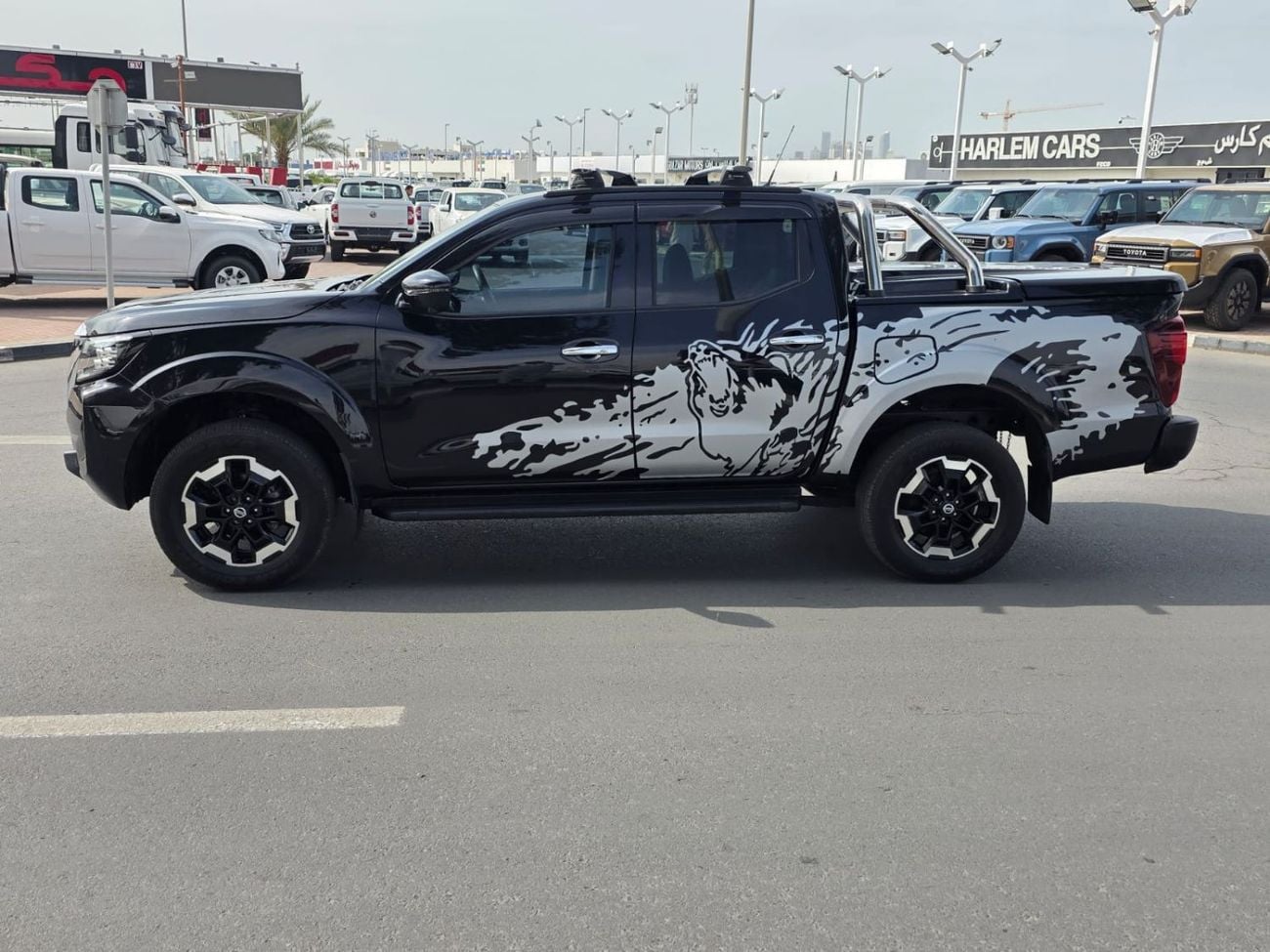 نيسان نافارا NISSAN NAVARA 2023 BLACK 4WD AT DIESEL = RIGHT HAND