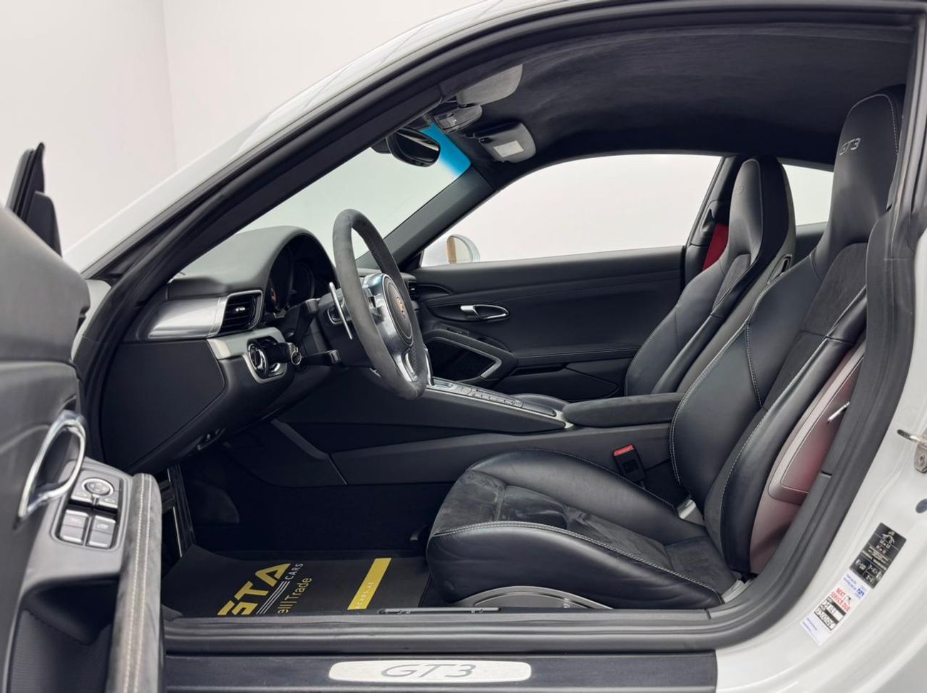 Porsche 911 GT3 3.8L (475 HP) Coupe 2015 Porsche 911 GT3, Brand New G Series Engine, 2 Years Porsche Engine Warr