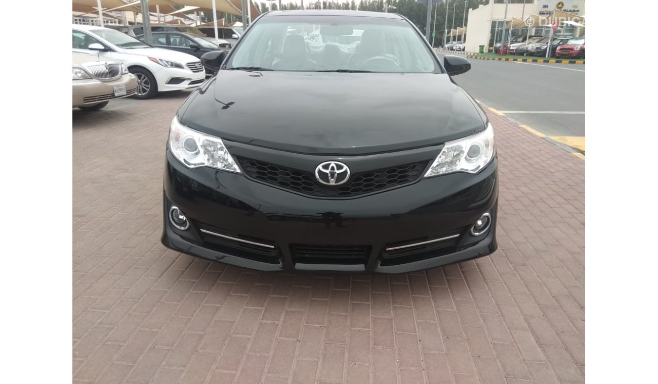 Toyota Camry XLE - Limited - Full Options  4 CYL   2.4