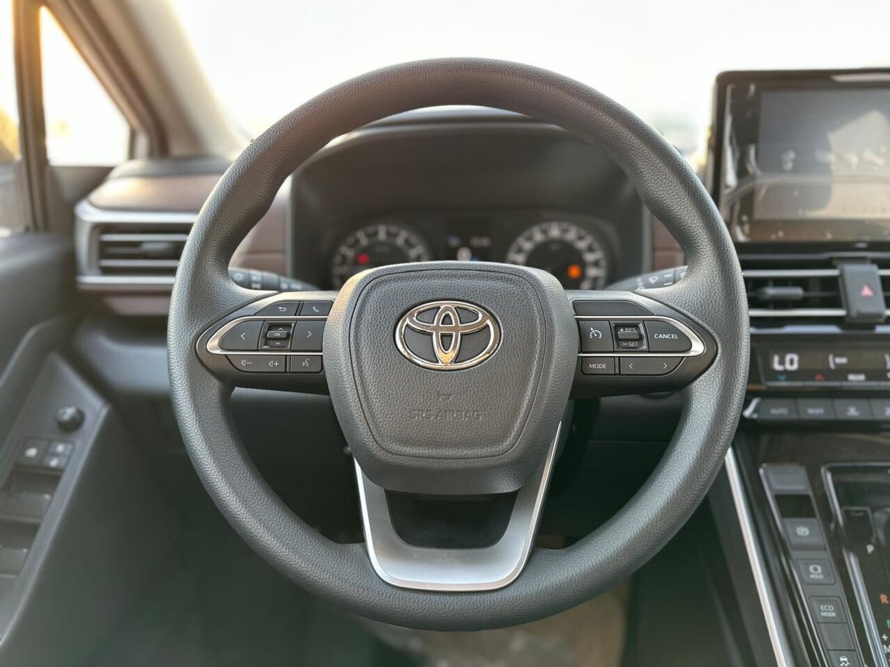 Toyota Innova 2024, PETROL 2.0L 0KM, GCC SPEC, 8-SEATERS, EXPORT PRICE