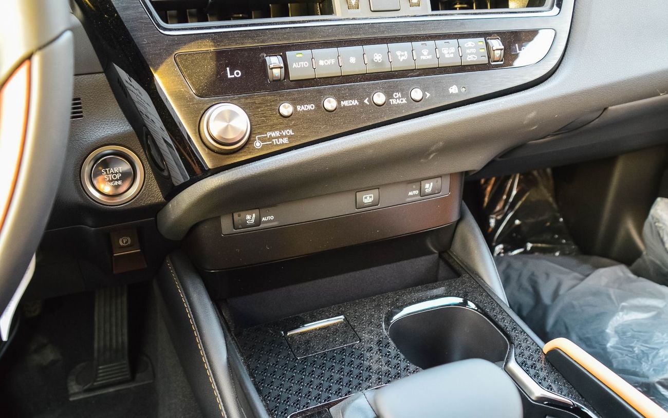 Lexus ES350 LEXUS ES350 3.5L V6 FWD SEDAN 2025 (FULL OPTION)