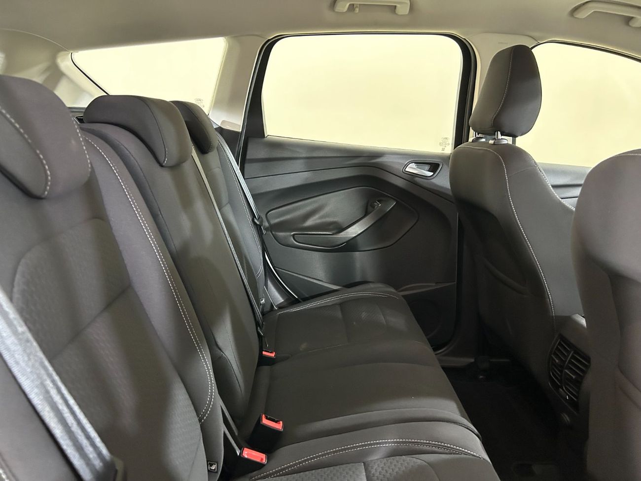 Ford Escape S E1020 / AL TAYER MOTORS AL QOUZ SHOWROOM