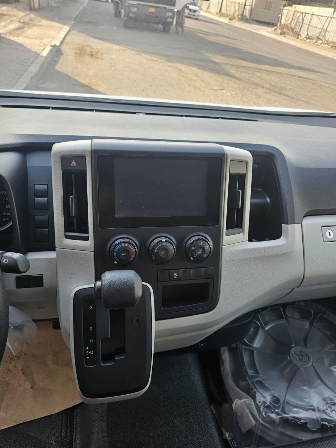 Toyota Hiace HIACE VAN 2026 LOW ROOF CARCO V6 3.5