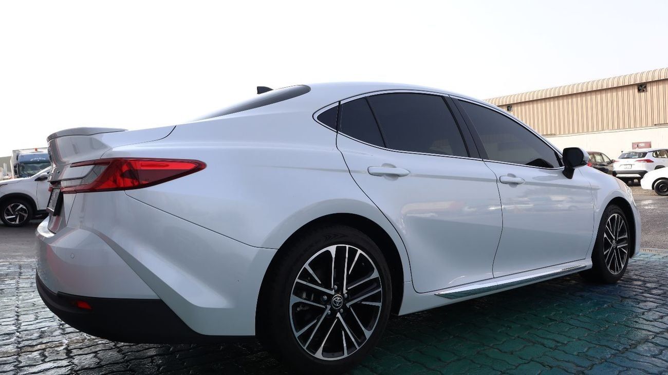 تويوتا كامري GLE 2.5L