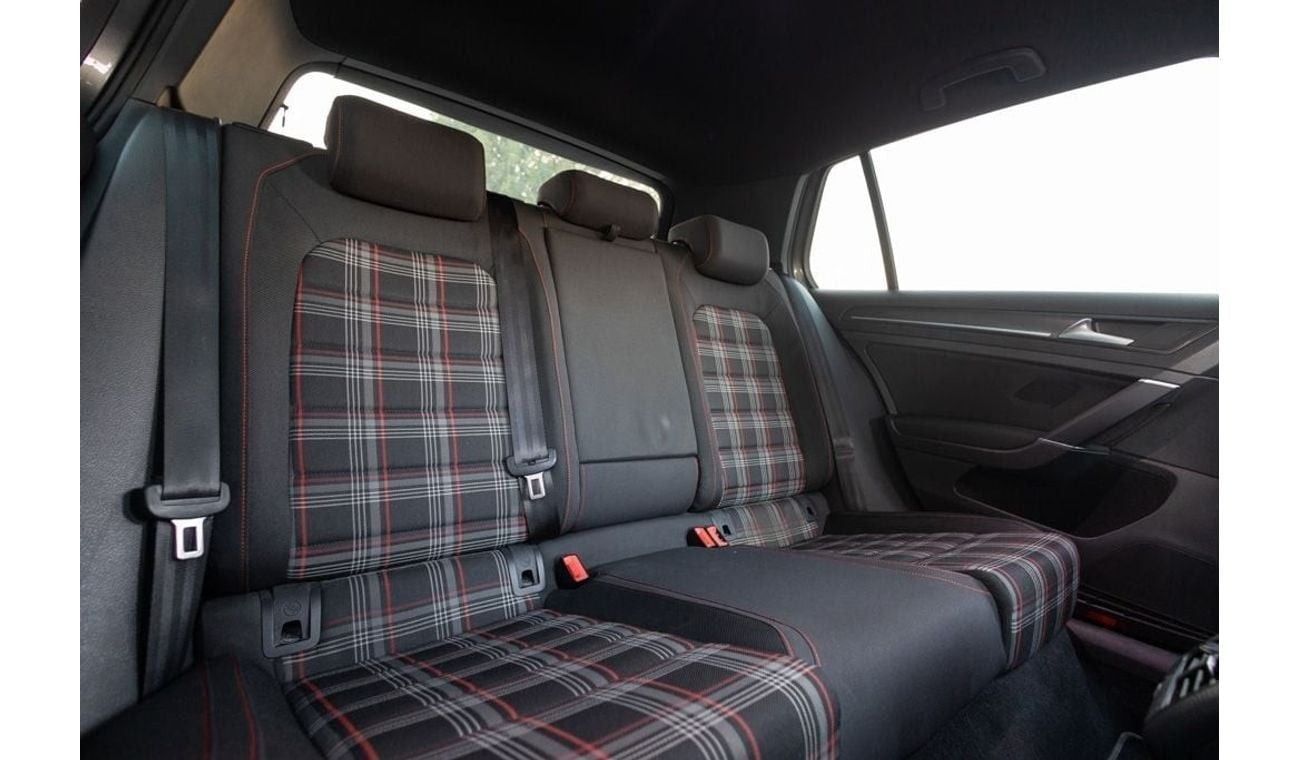 فولكس واجن جولف GTI Fabric + 2.0L Volkswagen Golf GTI 2019 GCC under Warranty with Flexible Down-Payment.
