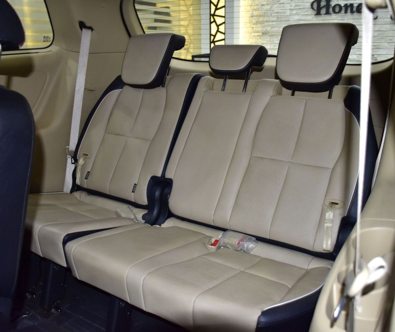 Kia Grand Carnival EXCELLENT DEAL for our KIA Grand Carnival ( 2019 Model ) in Black Color GCC Specs