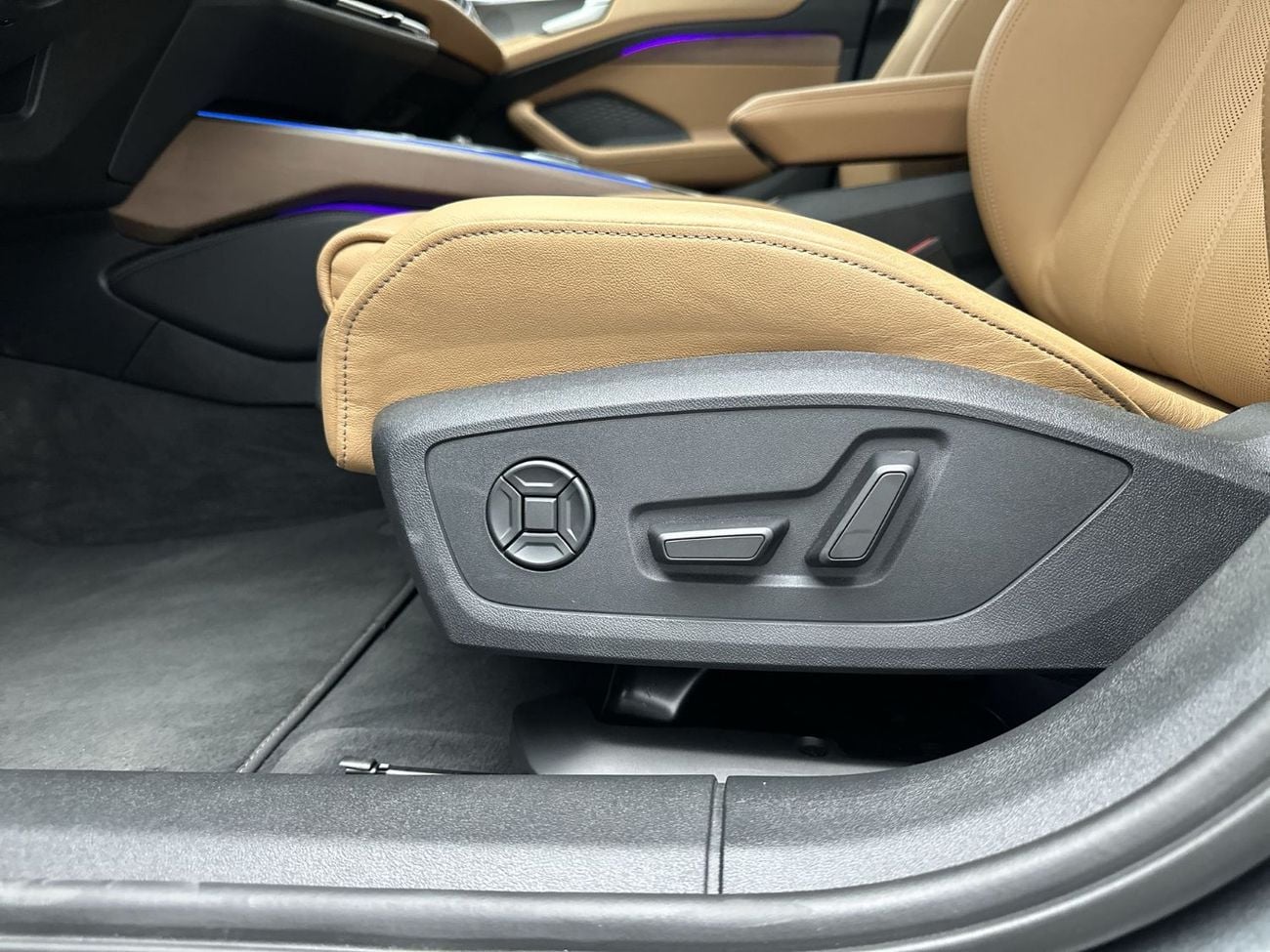 أودي A6 Sedan TFSI 204hp Sline (Ref# 09712)