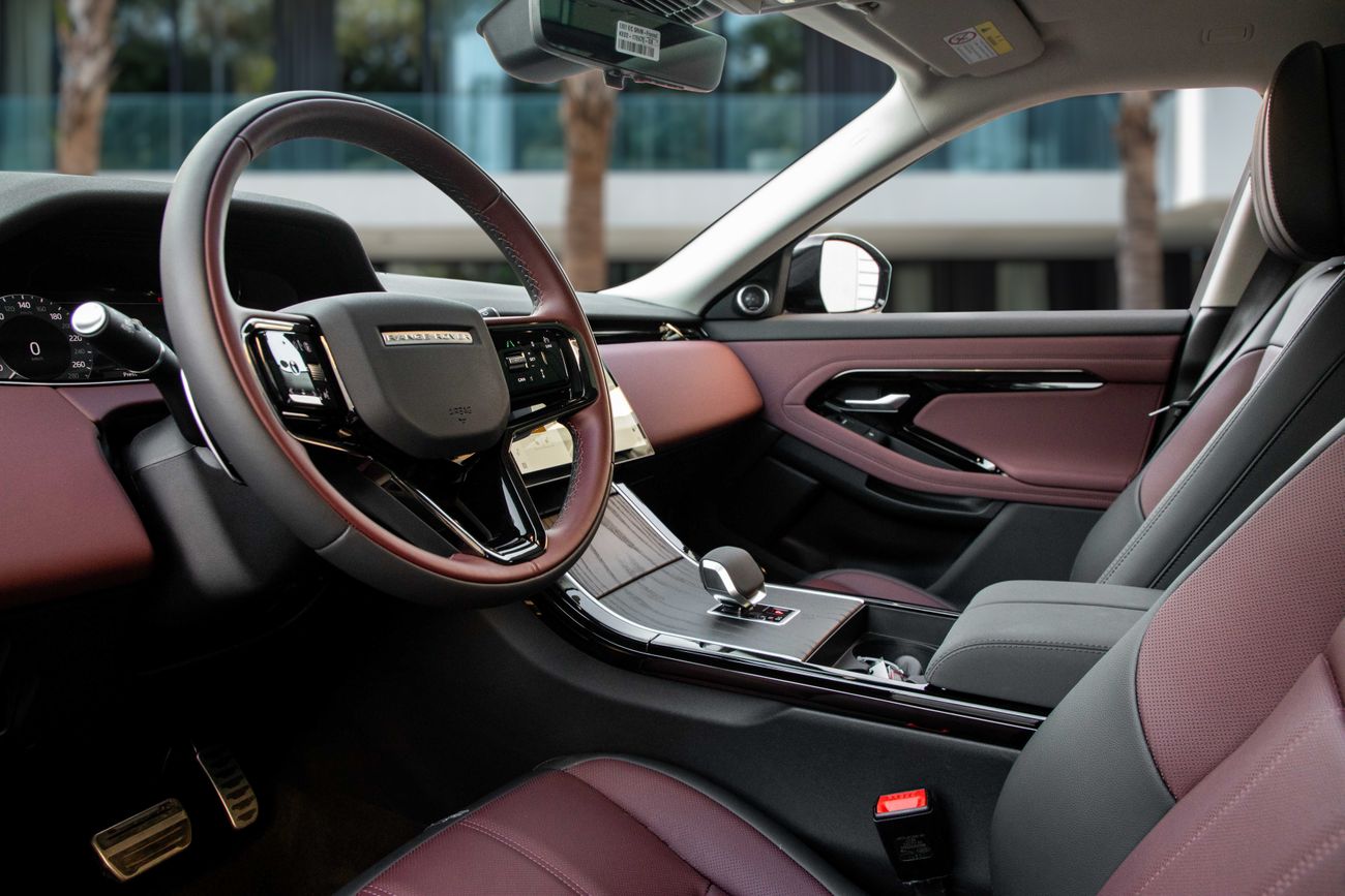 لاند روفر رانج روفر إيفوك Range Rover | 3,721 P.M | 0% Downpayment | EVOQUE SE P250 R DYNAMIC!