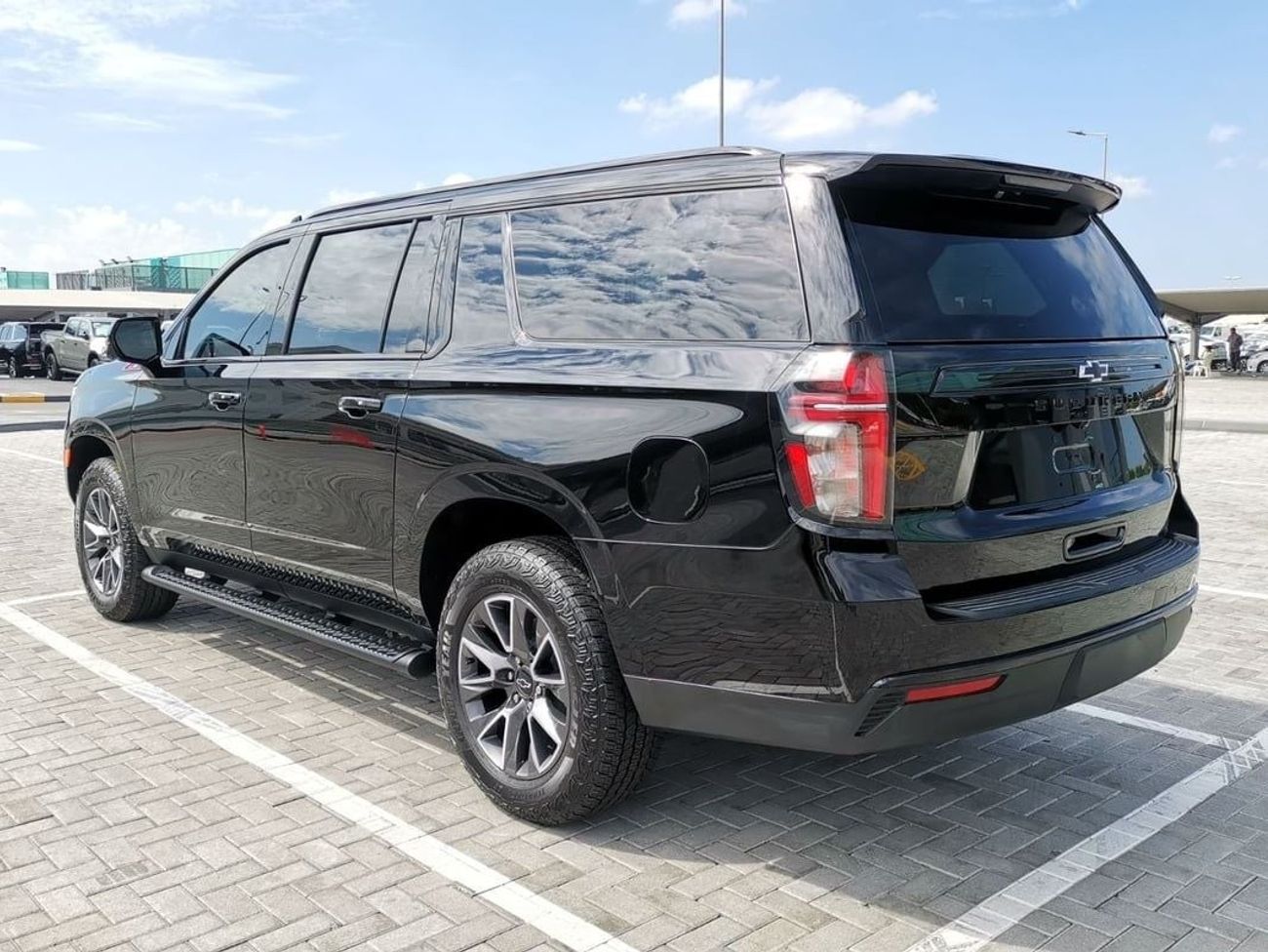 Chevrolet Suburban Chevrolet Z71 Suburban - 2023 - Black